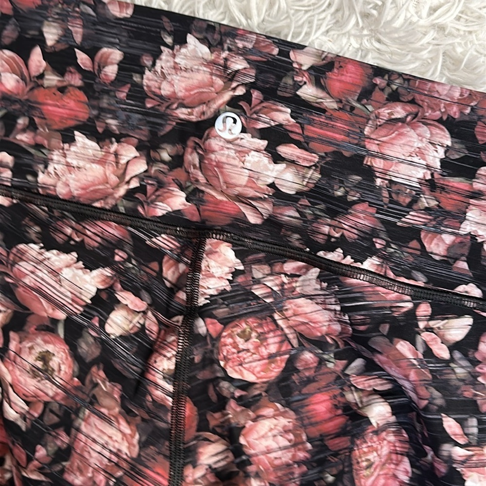 Lululemon Fast & Free 7/8 Floral Print Leggings, Peony Multi, Sz 8 - Picture 6 of 6